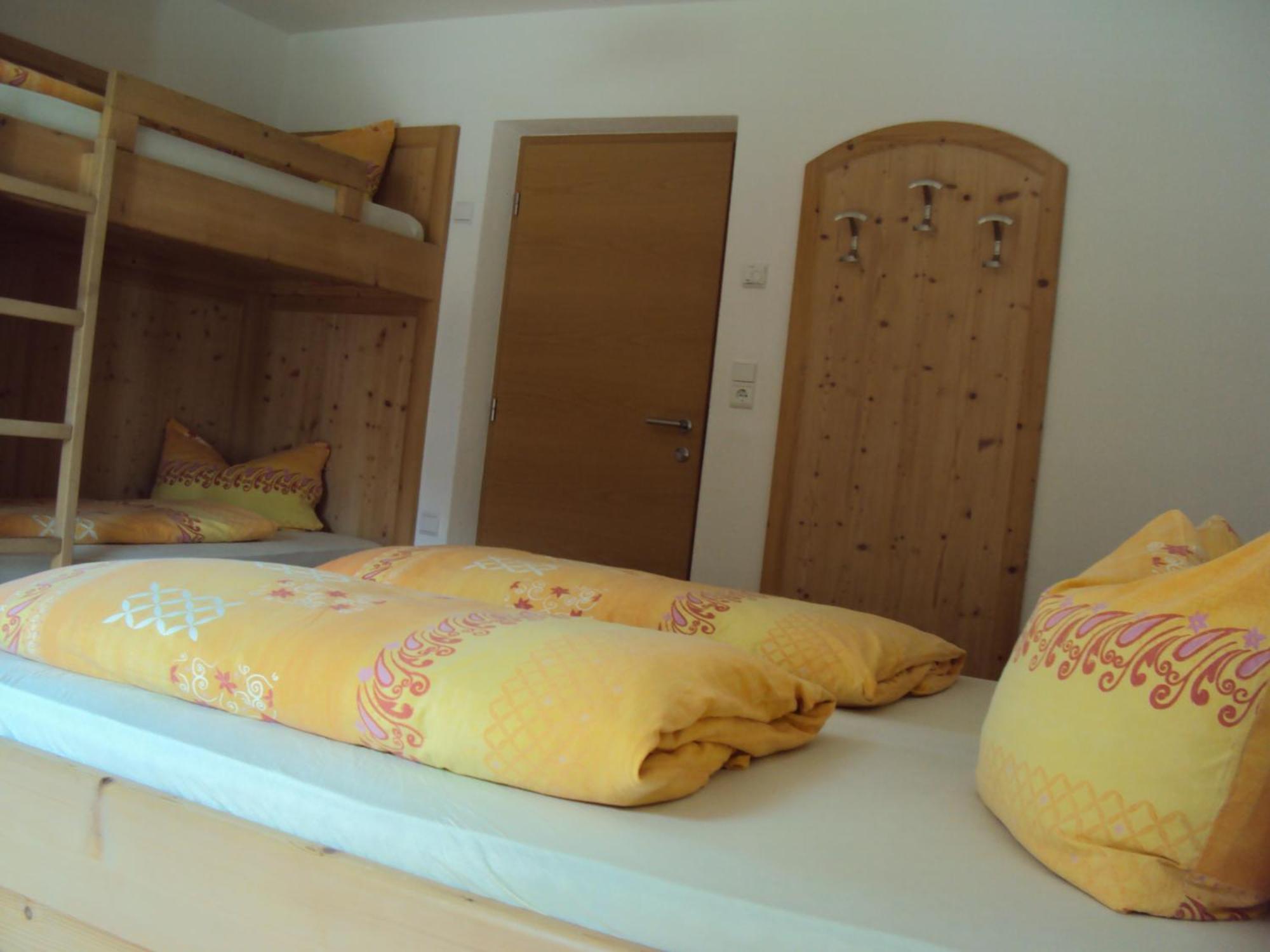 Haus Fliri Hotel Curon Venosta Szoba fotó